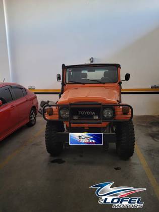 TOYOTA BANDEIRANTE 4.0 OJ50LV 4X4 TETO RIGIDO DIESEL 2P MANUAL